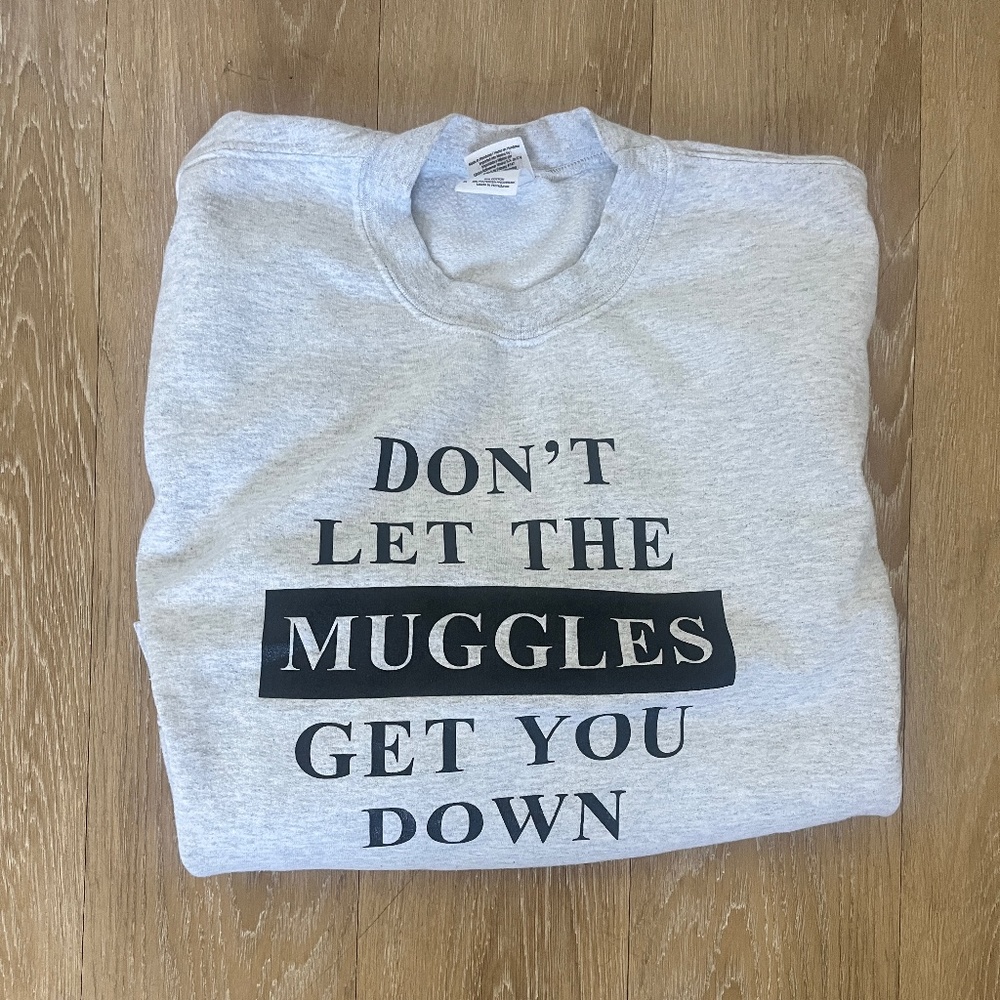 "Don't Let The Muggles Get You Down" Harry Potter Crewneck (Used) Adult Small
